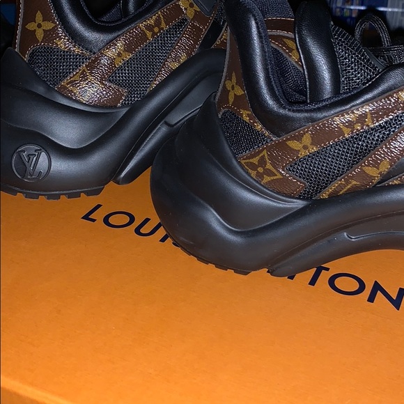 Louis Vuitton sneakers - Picture 7 of 8